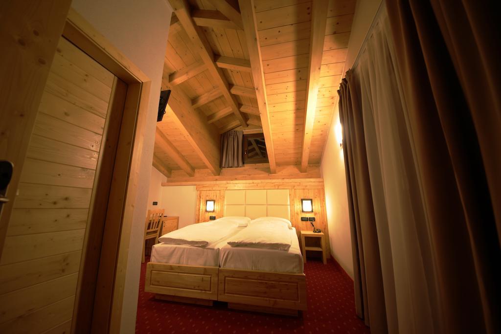 Hotel Garni My Ledro Пиеве ди Ледро Стая снимка